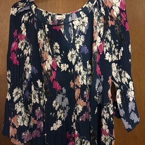 Women’s Avenue Plus Size Floral Ribbed Blouse Size 26/28